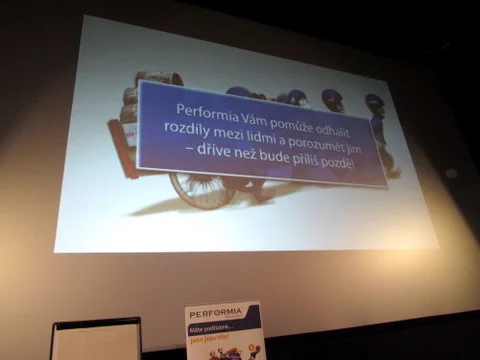 Performia Kára v kinech